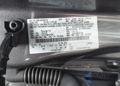 2013 Ford Focus Se z USA, uszkodzony, nr VIN 1FADP3F29DL120882